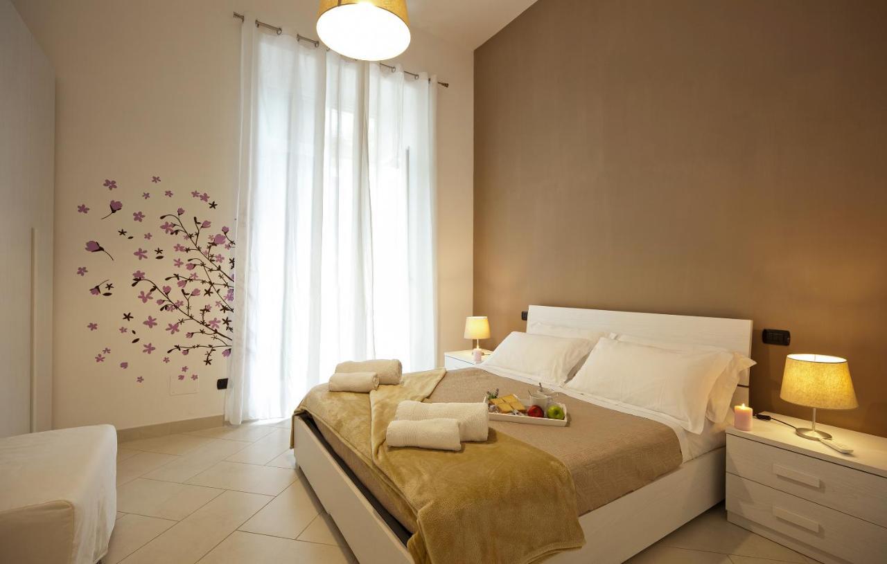 Le Corti Di Napoli Apartments Nápoles Exterior foto