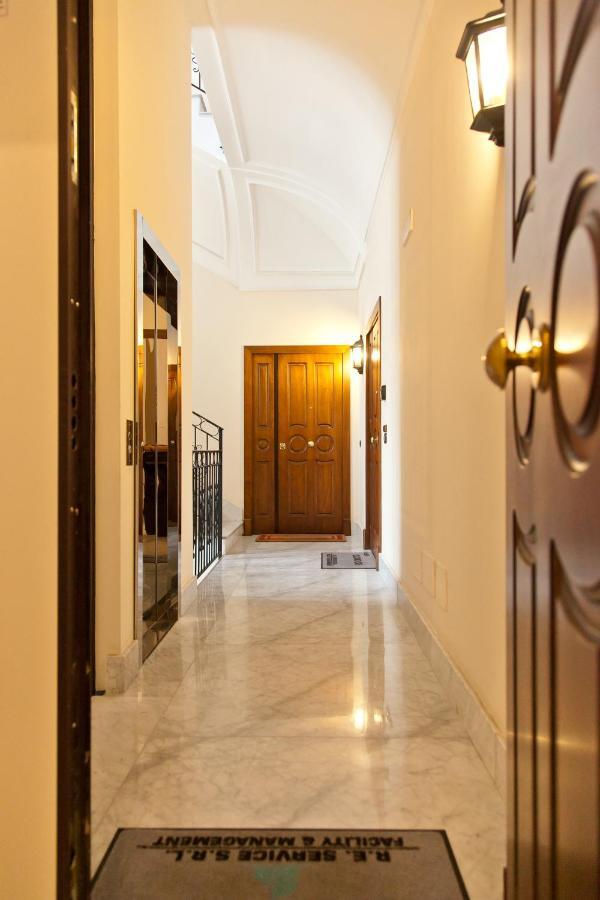 Le Corti Di Napoli Apartments Nápoles Exterior foto